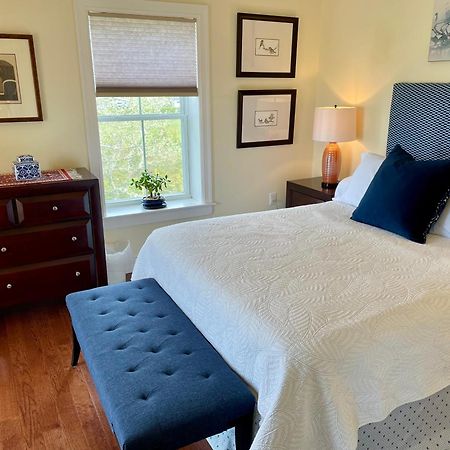 The East Wind Guesthouse Clark's Harbour 外观 照片